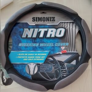 Simoniz Nitro Steering Wheel Cover in Black and Gray
